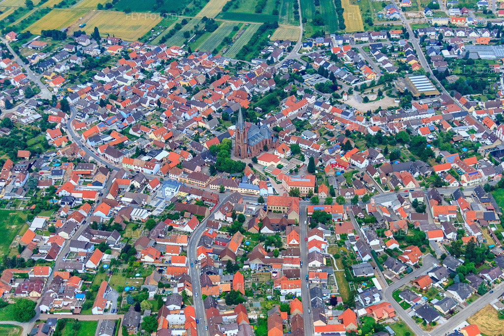 Luftbild: Dorfansicht von Südwesten im Ortsteil Rheinsheim in Philippsburg im Bundesland Baden-Württemberg in Deutschland. Foto: IMG_29854.jpg vom 02.07.2010 durch Werner Riehm/FLY-FOTO.de