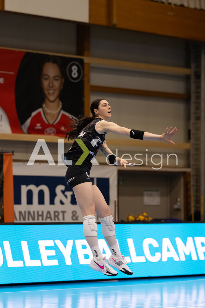Volleyball I Frauen I Saison 2025-2026 I Volleyball NLA | Women I Round 16 I VC Kanti Schaffhausen - Viteos NUC I 31.01.2026 | 8 Attieh Gabrielle (CA) (Viteos NUC) – Außenangriff - Realisiert mit Pictrs.com