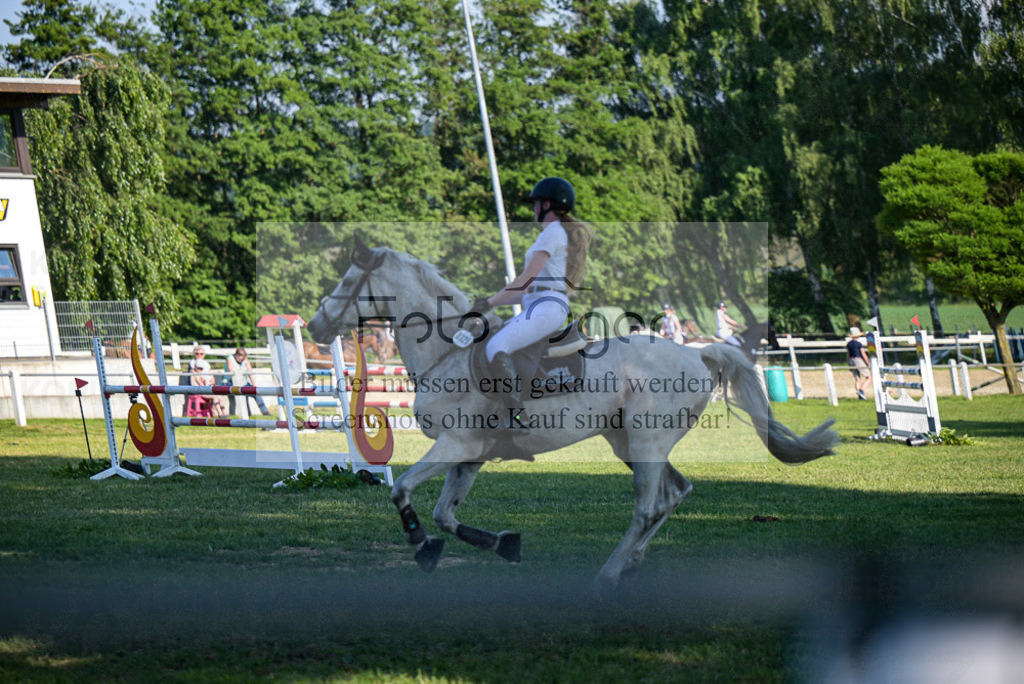 Reitturnier Voxtrup | Entdecke hochwertige Reitturnierfotos von Foto Oger. Professionell, emotional und authentisch – jetzt Lieblingsmomente im Shop bestellen.Deutschlandweite Turnierfotografie. - Realisiert mit Pictrs.com