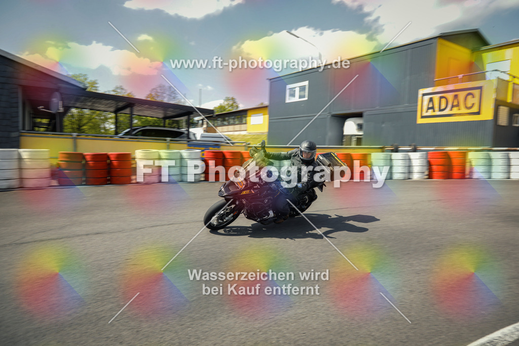 OBK_Mai_Justin_Uwe-11062 | Hier findet Ihr Bilder von Touristenfahrten auf der Nürburgring Nordschleife oder von anderen Veranstaltungen die ich besucht habe. Viel Spass beim Durch Schauen 