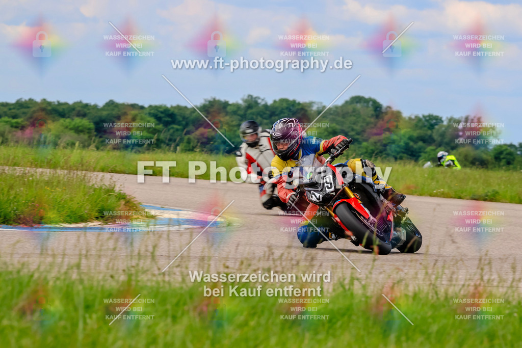 MotoTeam-1194 | Hier findet Ihr Bilder von Touristenfahrten auf der Nürburgring Nordschleife oder von anderen Veranstaltungen die ich besucht habe. Viel Spass beim Durch Schauen 