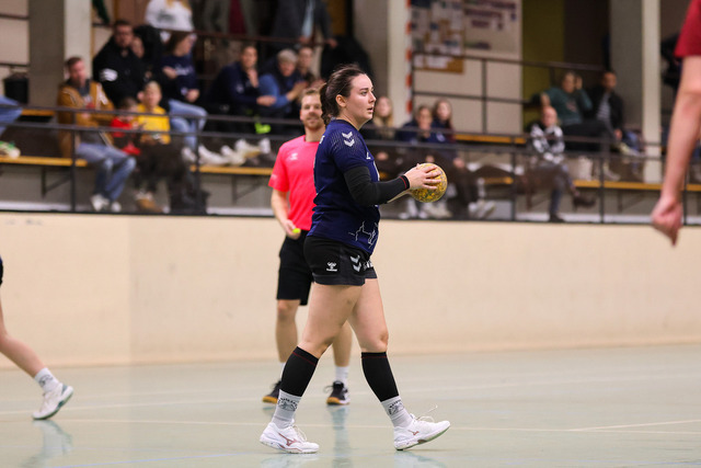 Handball I Damen I Saison 2025-2026 I Verbandsliga Süd I HSG Kalkberg 06 - MTV Dänischenhagen I 14.12.2025.231 | Juliane Steffens (12, HSG Kalkberg 06) - Realisiert mit Pictrs.com