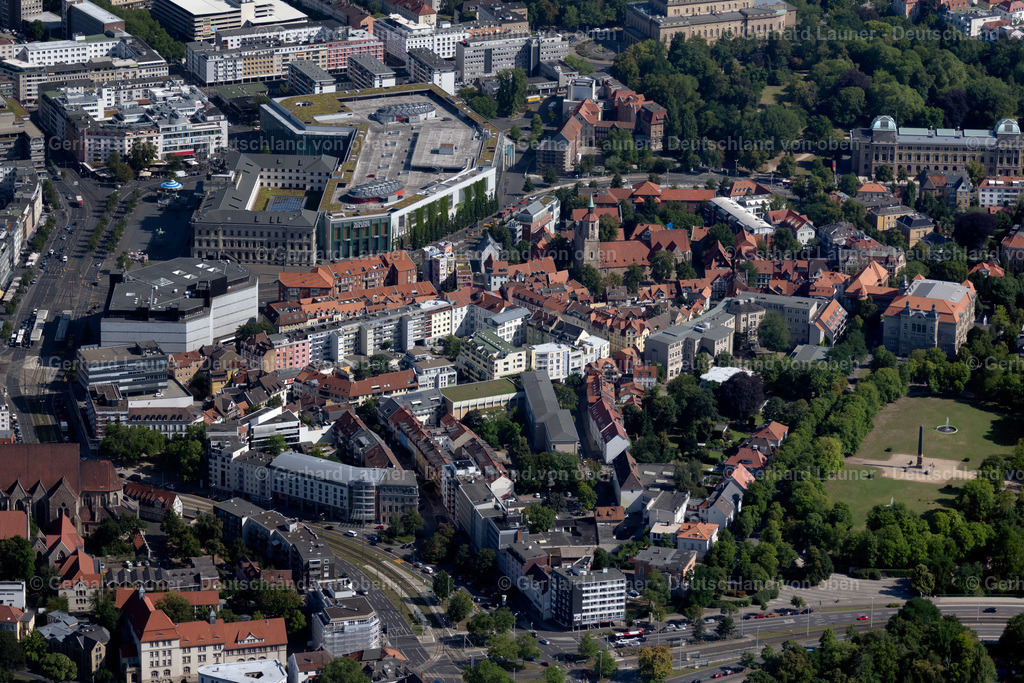 4035167 | BRAUNSCHWEIG 31.07.2020 Stadtansicht des Innenstadtbereiches im Ortsteil Innenstadt in Braunschweig im Bundesland Niedersachsen, Deutschland. Weiterführende Informationen bei: Stadt Braunschweig. // City view on down town in the district Innenstadt in Brunswick in the state Lower Saxony, Germany. Further information at: Stadt Braunschweig. Foto: Gerhard Launer