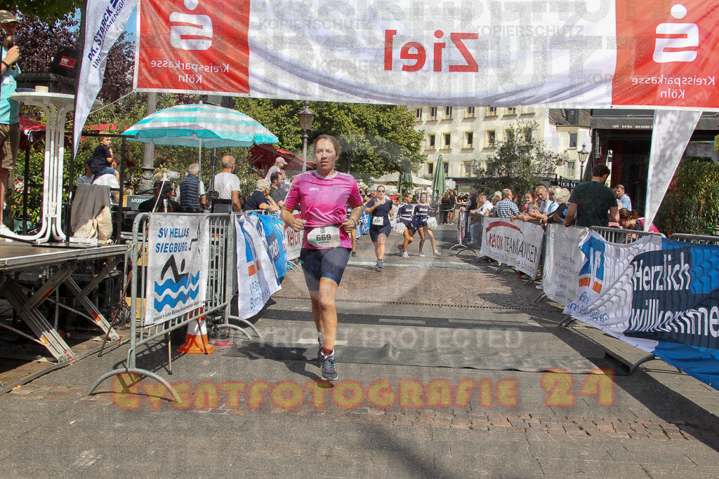 250824_1500_EV4_2509 | Sportfotografie im Rhein-Sieg Kreis, Köln, Bonn, NRW, Rheinland Pfalz, Hessen, etc. Unser Tätigkeitsfeld umfasst den Laufsport vom Volkslauf über den Marathon, Duathlon, Triathon bis zum Ultralauf wie Kölnpfad Ultra oder Schindertrail.