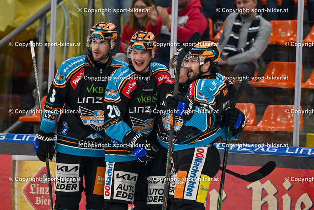 AUT, ICE, Black Wings Linz (AUT) vs Asiago Hockey (ITA) | 01.10.2024, Eishalle Linz, AUT, ICE Eishockey Liga, Black Wings Linz (AUT) vs Asiago Hockey (ITA), im Bild rejoiceing Players of Steinbach Black Wings Linz celebrate the Goal // ICE win2day Hockey League Match between Black Wings Linz (AUT) vs Asiago Hockey (ITA) in Linz, Austria on 2024/10/01
