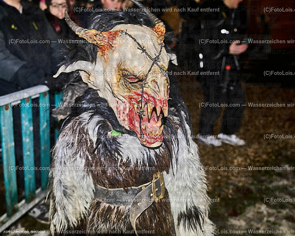 ALP5270_WIESELBURGER ADVENT_Perchtenlauf | (C)FotoLois.com, Alois Spandl, WIESELBURGER ADVENT, Perchtenlauf, So 10. Dez. 2023.