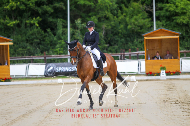 DKP47853 | Turnierfotos kaufen im Webshop von Daniel Kuhl Photography – entdecke professionelle Reitsportfotos aus Turnieren & Events. Hochwertige Turnierbilder online bestellen & sichern. Jetzt Fotos von Reitsportturnieren kaufen!