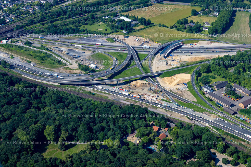 Luftbild Duisburg-4514 | Luftbildfotografie und Luftbilder Baustelle an der Verkehrsführung am Autobahnkreuz der BAB A40 - 3 " Kreuz Kaiserberg " in Duisburg im Bundesland Nordrhein-Westfalen, Deutschland - Realisiert mit Pictrs.com