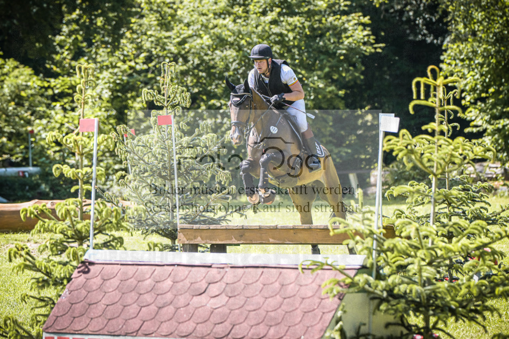 DOS_4432 | Entdecke hochwertige Reitturnierfotos von Foto Oger. Professionell, emotional und authentisch – jetzt Lieblingsmomente im Shop bestellen.Deutschlandweite Turnierfotografie. - Realisiert mit Pictrs.com