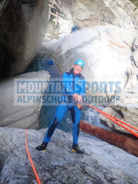 P1010044 | Bestelle die Bilder deines Berg- oder Wasser-Abenteuers mit Mountain Sports bequem von zu Hause aus direkt über unseren Online Fotoshop von pictrs.com. - Realisiert mit Pictrs.com