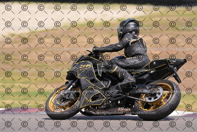 26bt05-1732 | markuskiefer.com - Realisiert mit Pictrs.com