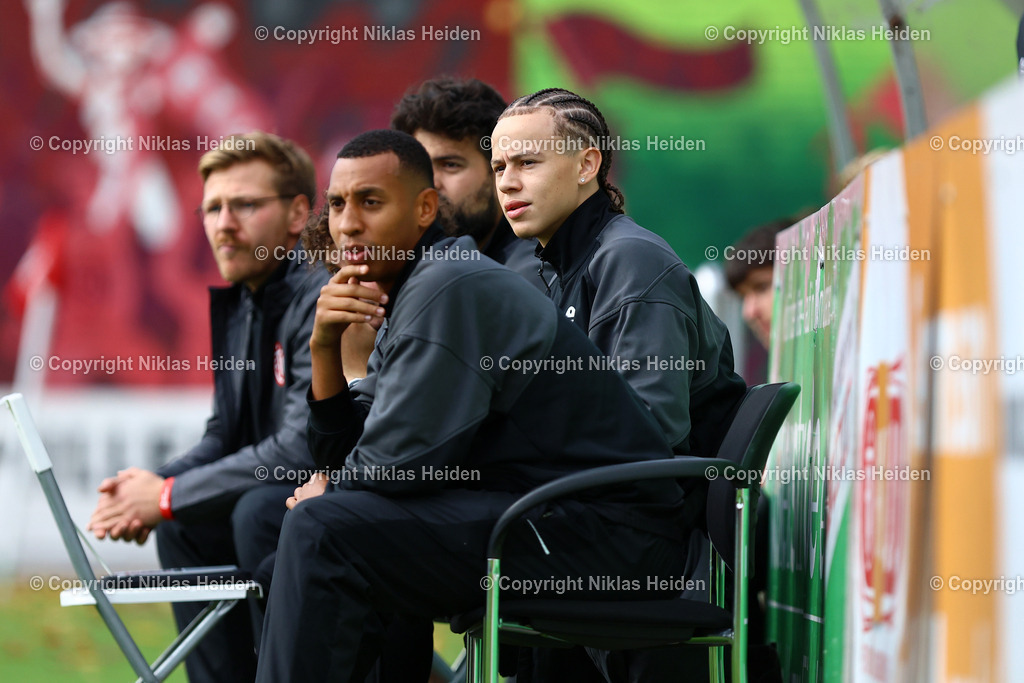 NH_EimsbüttelerTVU19_Altona93U19_RegionalligaNord_11102025 | Karl Strobel (Co-Trainer, Eimsbütteler TV U19)Fußball I Junioren I A-Junioren Regionalliga Nord I Saison 2025-2026  I 7. Spieltag I Eimsbütteler TV U19 - Altona 93 I 11.10.2025 I Sportzentrum Hoheluft