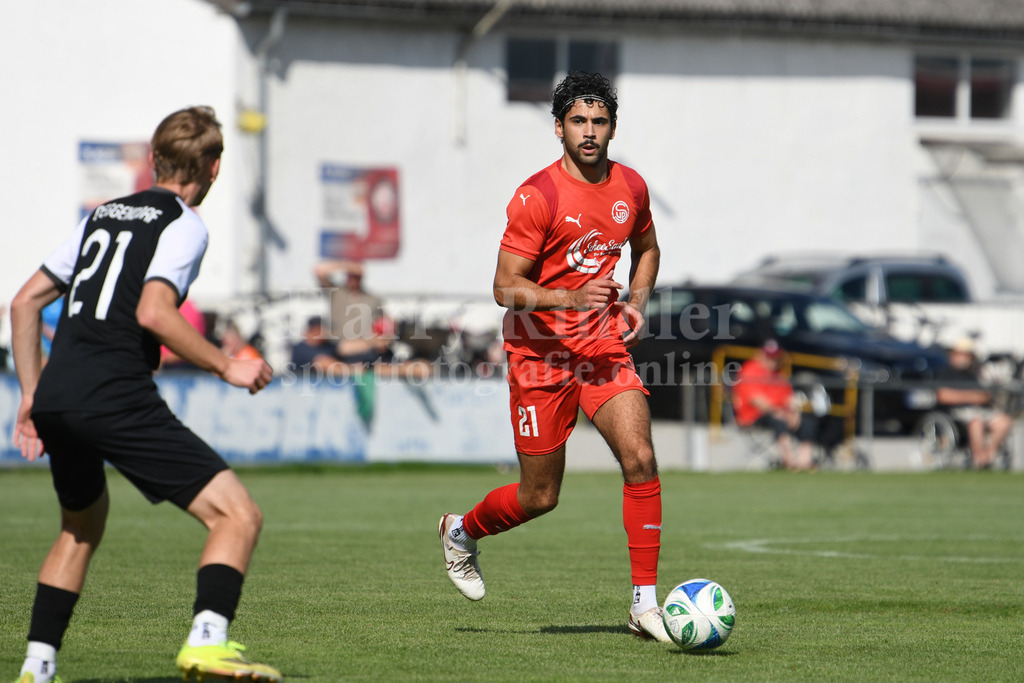 SpVgg Plattling : SpVgg GW Deggendorf | Arda Ulukus (SpVgg Plattling) - Realisiert mit Pictrs.com