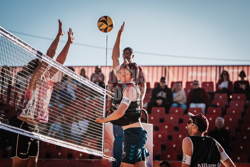 Beachvolleyball | Männer | Allianz German Beach Tour 2025 | Tourstop Düsseldorf | 15.05.2025 | Yannick Harms beim Angriff