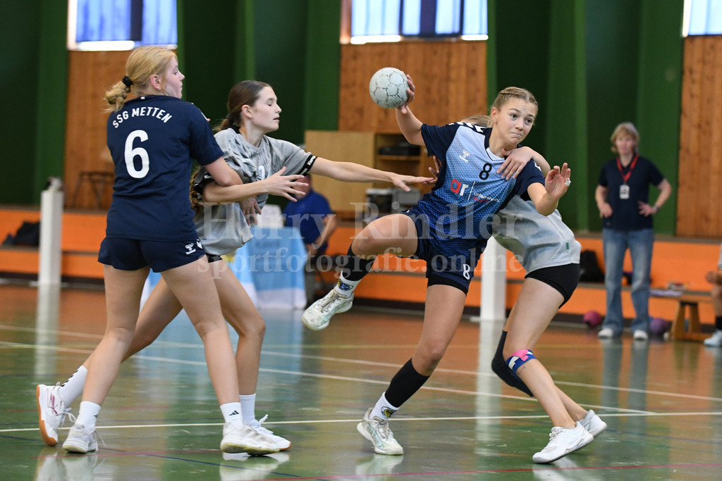 SSG Metten Handball Nachwuchs | SSG Metten weibliche C-Jugend im Spiel gegen den   TSV Roßtal - Realisiert mit Pictrs.com