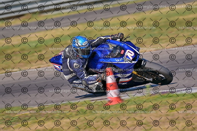 26bt05-0132 | markuskiefer.com - Realisiert mit Pictrs.com