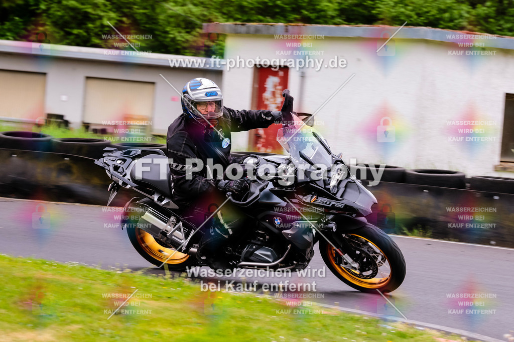 MotoTeamVBK-20445 | Hier findet Ihr Bilder von Touristenfahrten auf der Nürburgring Nordschleife oder von anderen Veranstaltungen die ich besucht habe. Viel Spass beim Durch Schauen 