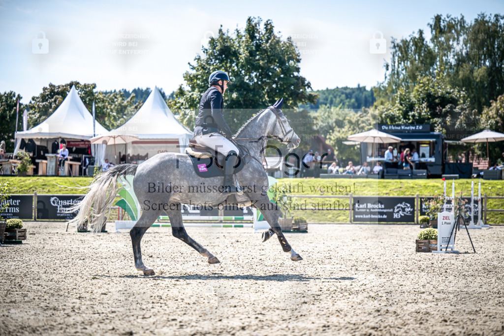 DOS_4649 | Entdecke hochwertige Reitturnierfotos von Foto Oger. Professionell, emotional und authentisch – jetzt Lieblingsmomente im Shop bestellen. - Realisiert mit Pictrs.com