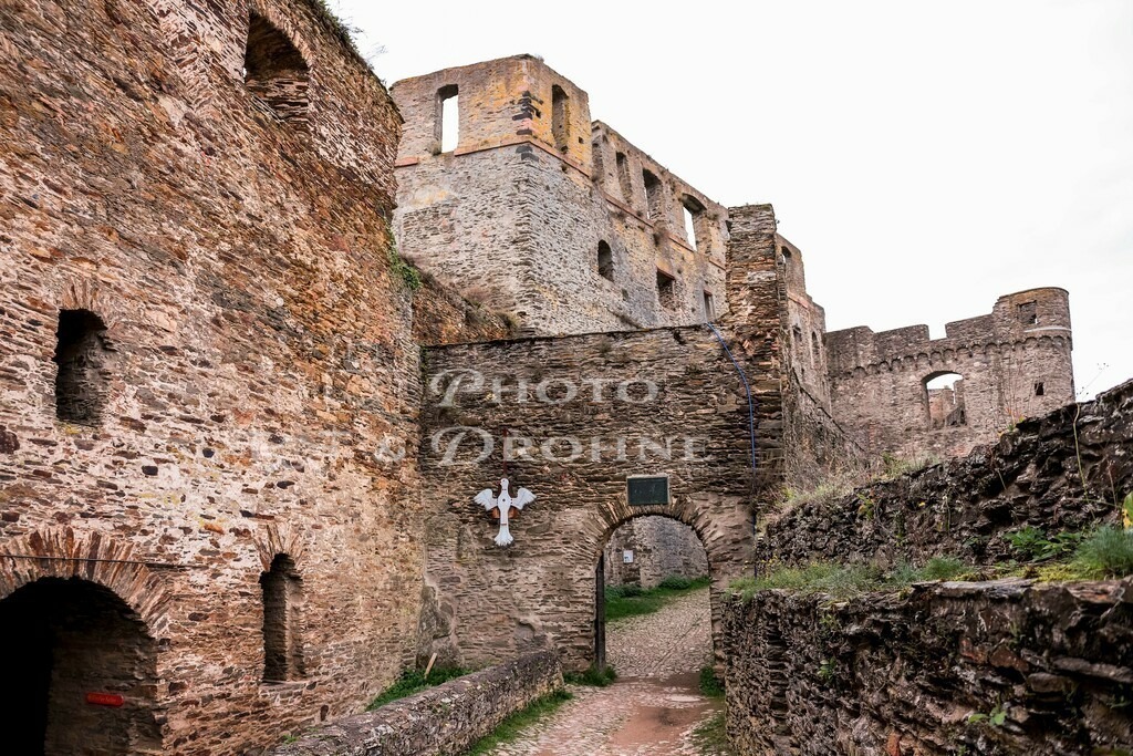 Rheinfels Ritter-3401 | Burg Ruine Rheinfels ist die größte Festungsanlage zwischen Koblenz und Bingen am Oberen Mittelrhein. - Realisiert mit Pictrs.com