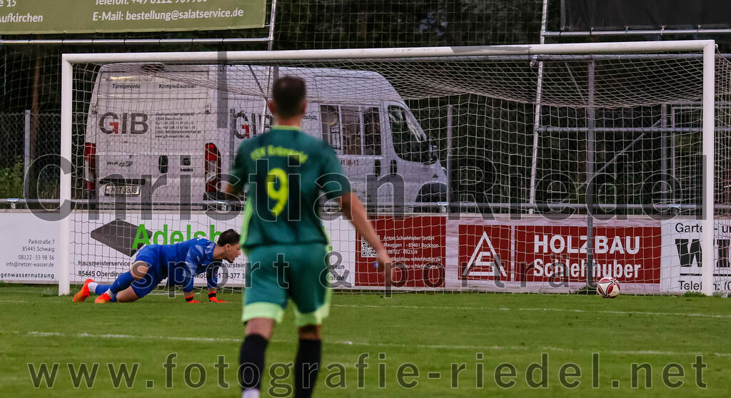 2023-09-01_068_FC_Schwaig_gegen_TSV_Gruenwald | Oberding, Deutschland, 01.09.2023:
Fußball, Landesliga Südost 2023 / 2024, 9. Spieltag, FC Schwaig gegen TSV Grünwald, Endergebnis: 3:1

Torwart Lukas Brandl (TSV Grünwald, #22)

Foto: Christian Riedel / fotografie-riedel.net