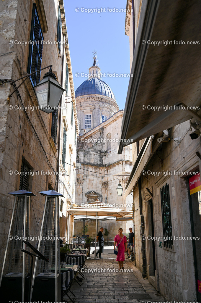 Kroatien_ Dubrovnik_ 11.10.2023-74 | 11.10.2023, Kroatien, HRV, Dubrovnik im Bild Gastronomie, Tourismus, Touristen, Sehenswuerdigkeiten, Stadtansichten



eine Stadt im suedlichen Kroatien an der Adriakueste in der Gespannschaft Dubrovnik-Nereveta. Die Altstadt wurde im Jahr 1979 von der UNESCO in die Liste des Weltkulturerbes aufgenommen.