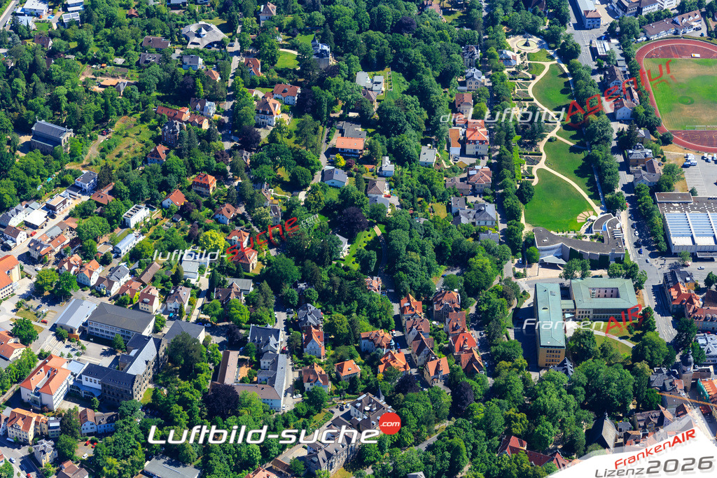Die Luftaufnahme der Stadt Coburg wurde vom UL-Flugzeug heraus erstellt ( keine Drohne )- hohe Auflösung für beste Qualität