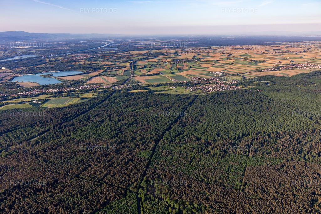 Luftbild: Ortsansicht in Scheibenhard im Bundesland Bas-Rhin in Frankreich. Foto: IMG_131496.jpg vom 18.05.2022 durch Werner Riehm/FLY-FOTO.de