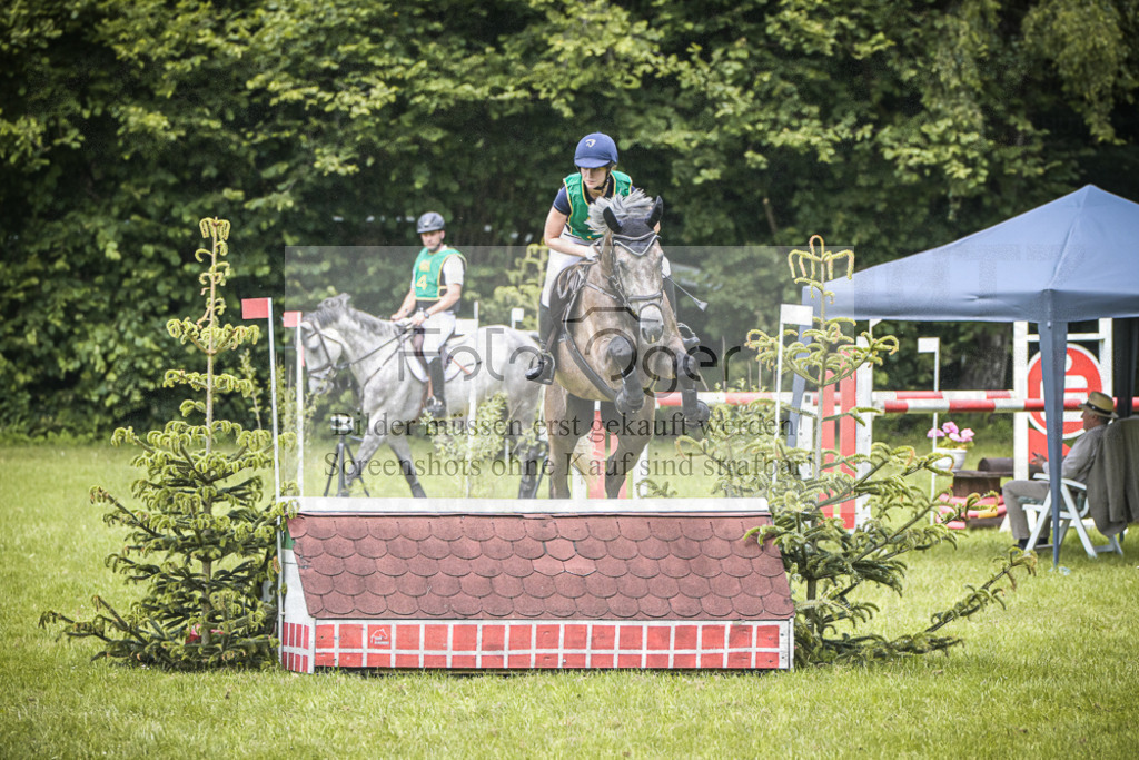 DOS_6286 | Entdecke hochwertige Reitturnierfotos von Foto Oger. Professionell, emotional und authentisch – jetzt Lieblingsmomente im Shop bestellen.Deutschlandweite Turnierfotografie. - Realisiert mit Pictrs.com