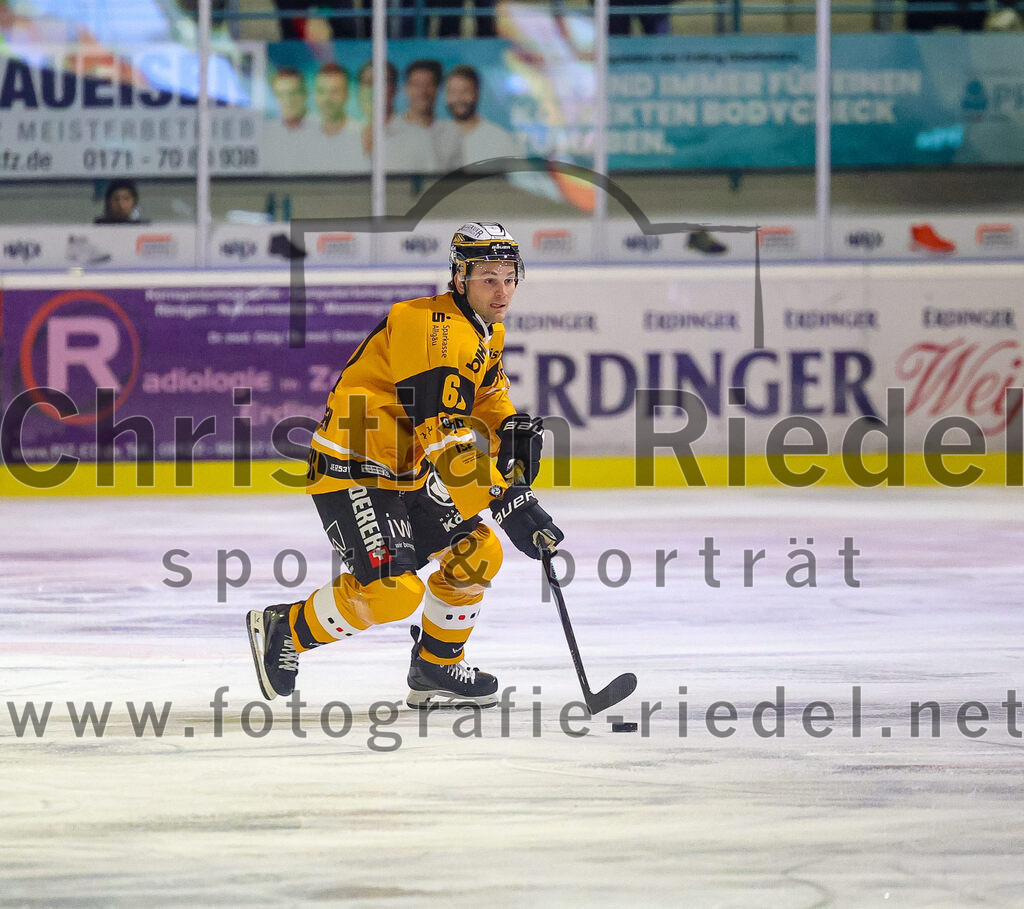 2025-11-02_027_TSV_Erding_gegen_EV_Fuessen | Erding, Deutschland, 02.11.2025:Eishockey, Oberliga Süd 2025 / 2026, 15. Spieltag, TSV Erding gegen EV Füssen, Endergebnis: 2:6Simon Boyko (EV Füssen, #61)Foto: Christian Riedel / fotografie-riedel.net