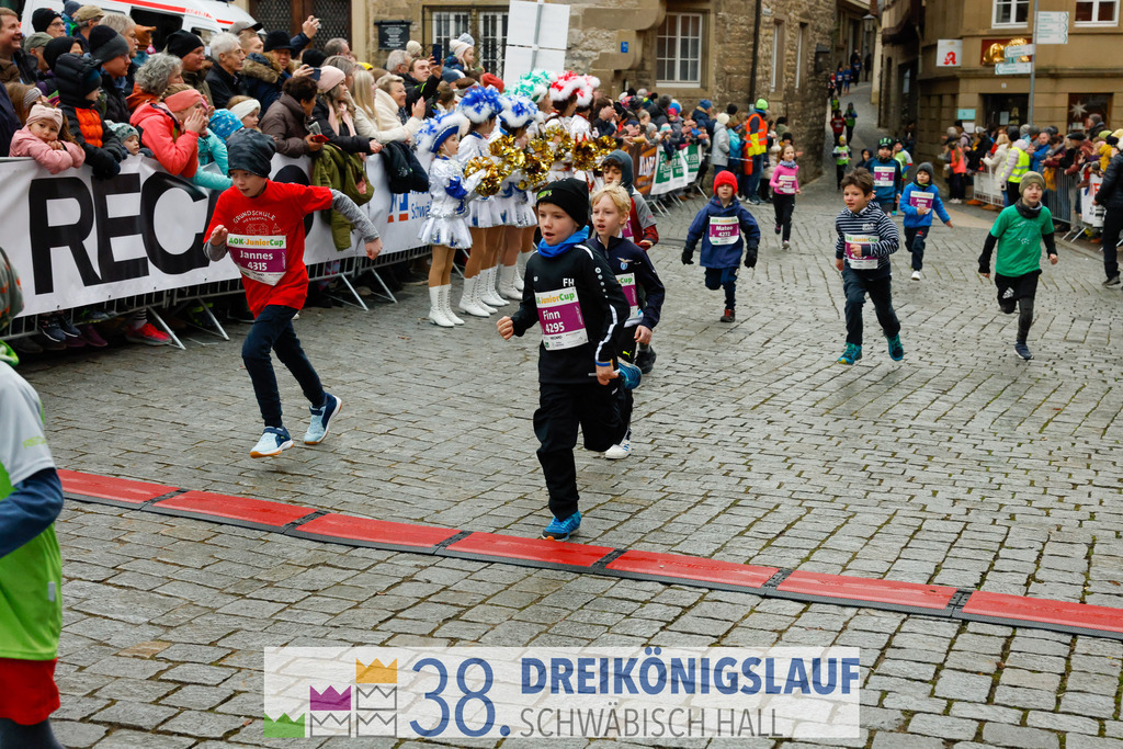 400m AOK Junior Cup | 3 Koenigslauf 2024 400m AOK Junior Cup - Realisiert mit Pictrs.com