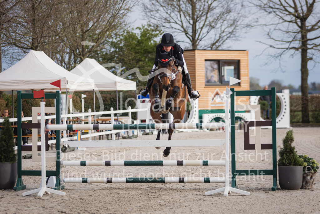 230426_HofSosath_Stil-M-603 | Deine schönsten Turniermomente als professionelle Fotos! Entdecke hochwertige Pferdesport-Fotografie im Online-Shop. Jetzt Fotos finden & bestellen!