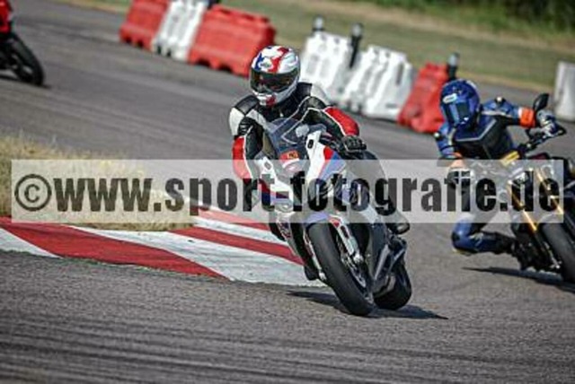 pube7606 | Professionelle Fotos von Sportveranstaltungen, aber auch Hochzeiten und anderen Events. - Realisiert mit Pictrs.com