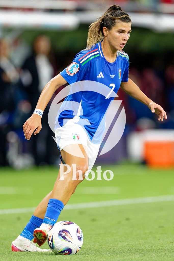 Portugal v Italy - UEFA Women's EURO 2025 Group B | GENEVA, SWITZERLAND - JULY 7:  Sofia Cantore of Italy controls the ball  during the UEFA Women's EURO 2025 Group B match between Portugal and Italy at Stade de Geneve on July 7, 2025 in Geneva, Switzerland. (Photo by Giuseppe Velletri/Sports Press Photo/Getty Images)