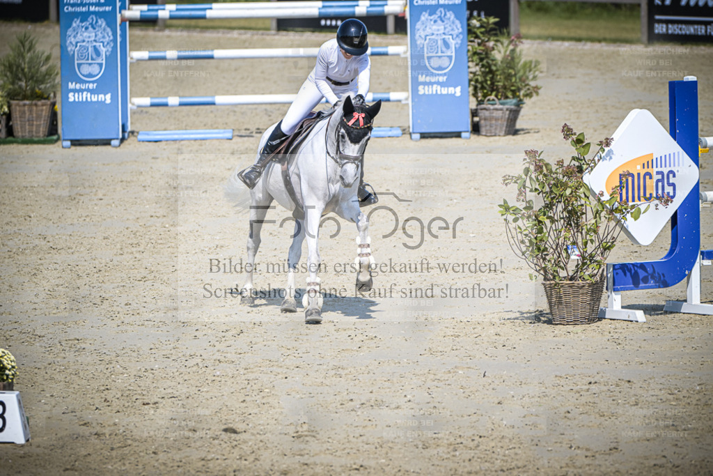 DOS_2359 | Entdecke hochwertige Reitturnierfotos von Foto Oger. Professionell, emotional und authentisch – jetzt Lieblingsmomente im Shop bestellen. - Realisiert mit Pictrs.com