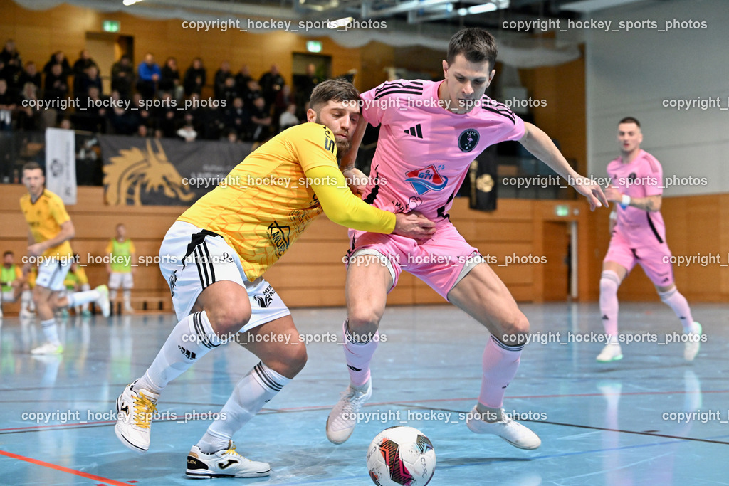 Carinthia Flamengo Futsal Club vs. FC Ljuti Krajisnici | #17 Mirza Jatic FC Ljuti Krajisnici, #8 Ervin Jogis Carinthia Flamengo, Carinthia Flamengo Futsal Club vs. FC Ljuti Krajisnici, Carinthia Flamengo Futsal Club vs. FC Ljuti Krajisnici am 05.01.2025 in Klagenfurt (Ballspielhalle Viktring), Austria, (Photo by Bernd Stefan)