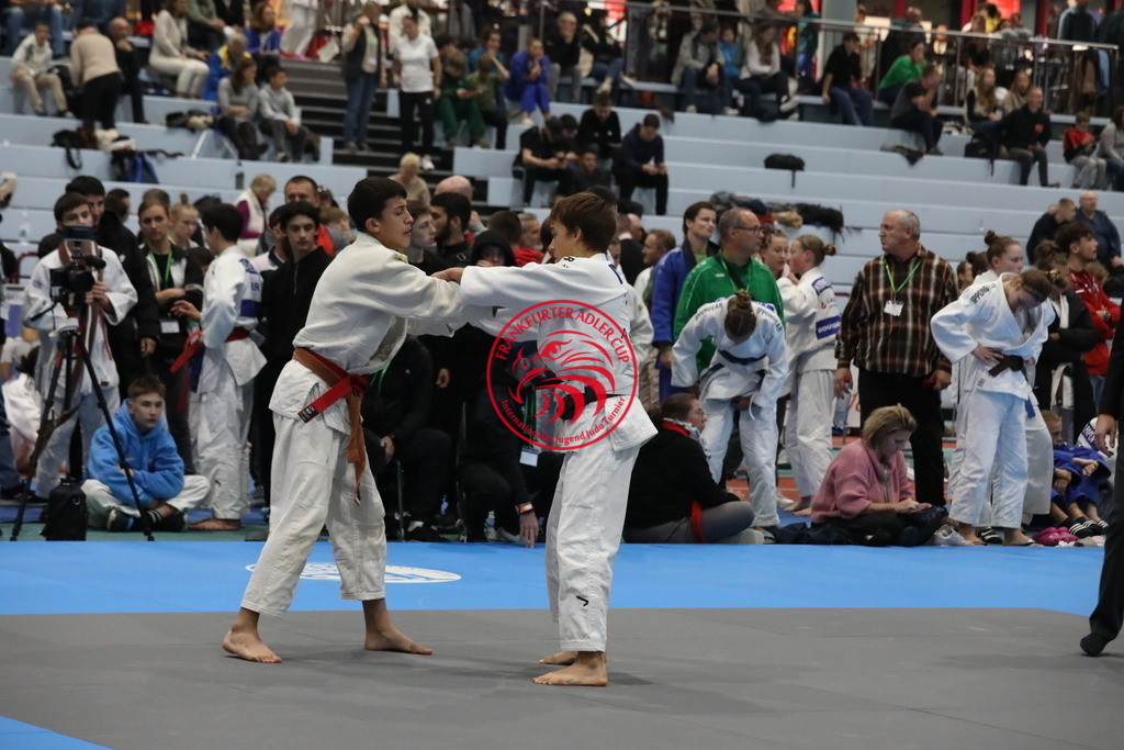 1J7A2428 | Fotos vom Adler Cup - Pictures from Adler Cup

Hier findet Ihr alle Eindrücke und großen Momente der Adler Cup Wochenenden. Here you will find all impressions and great moments of the Adler Cup weekends. - Realisiert mit Pictrs.com