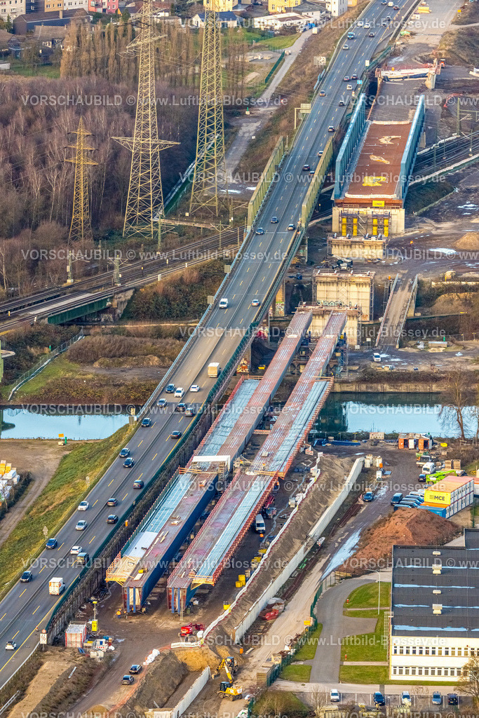 Herne251203833 | Luftbild, Autobahnkreuz Herne Großbaustelle, Ersatzneubau Emschertalbrücke Autobahn A43 und Eisenbahhnbrücke Emscherbrücke Rollbahn, Baukau-West, Herne, Ruhrgebiet, Nordrhein-Westfalen, Deutschland