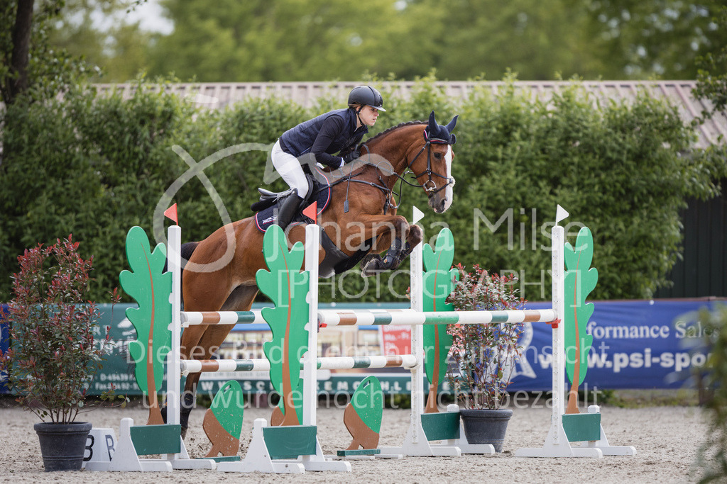 230516_Mühlen_05SprPf-L-558 | Deine schönsten Turniermomente als professionelle Fotos! Entdecke hochwertige Pferdesport-Fotografie im Online-Shop. Jetzt Fotos finden & bestellen!