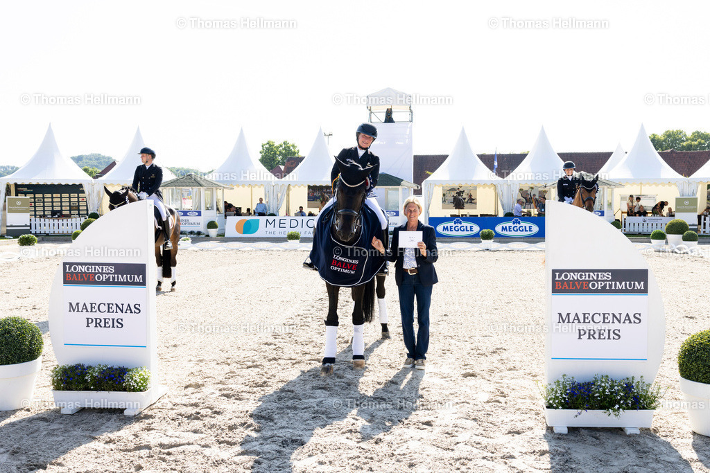 TH_514 Wendy de Fontaine (GER)_ Isabell Werth_30676 | Longines Balve Optimum 2025 am 12.06.25 in Balve, Schloss Wocklum, 514 Wendy de Fontaine (GER), Isabell Werth