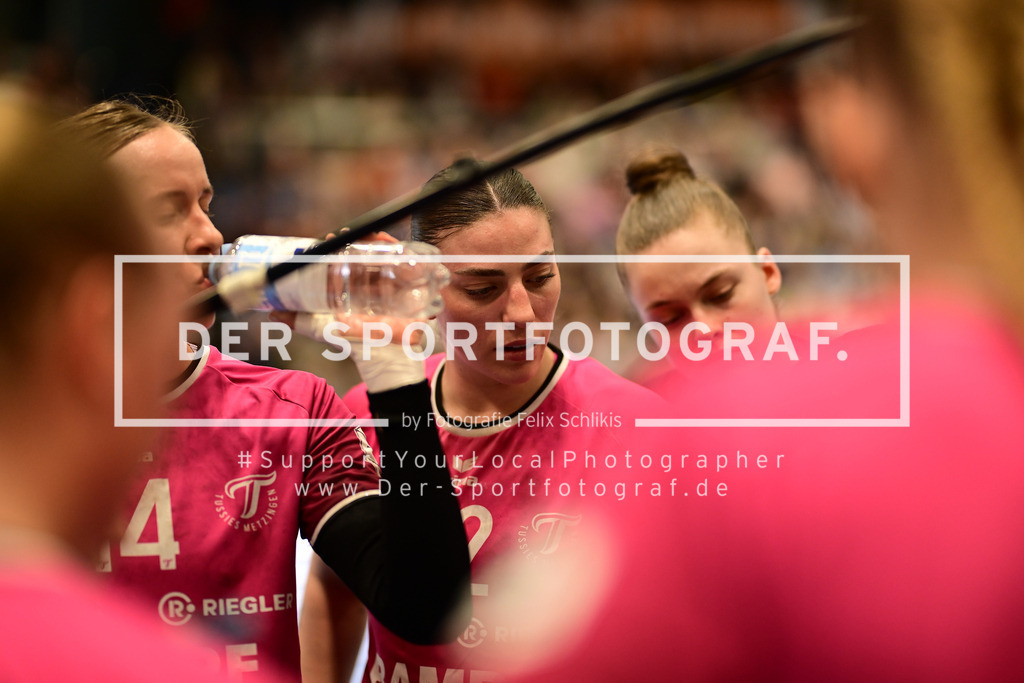 Handball I Frauen I Saison 2025-2026 I 18. HBF I 1. Spieltag I Buxtehuder SV - TuS Metzingen I 88642 | Der Sportfotograf. - Realized with Pictrs.com