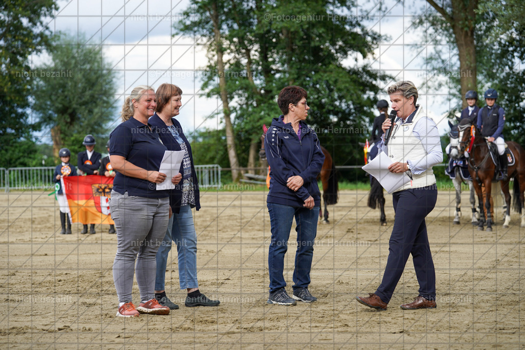 20240630-FAH02493 | Turnierbilder Schwabmünchen, Dressurbilder, Springreitturnier, Reitsportbilder, Turnierfotografen Bayern, Turnierfotograf
