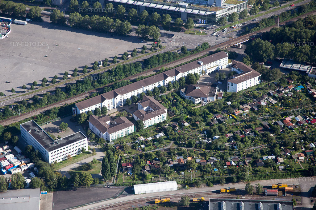 Luftbild: BAMF Außenstelle M A 1 - Karlsruhe im Ortsteil Oststadt in Karlsruhe im Bundesland Baden-Württemberg in Deutschland. Foto: IMG_093022.jpg vom 13.08.2016 durch Werner Riehm/FLY-FOTO.de