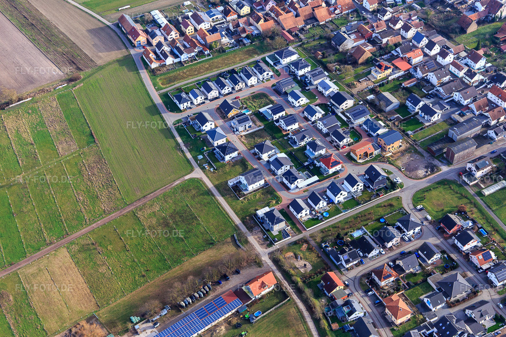 Luftbild: Neubaugebiet im Sandblatt in Hatzenbühl im Bundesland Rheinland-Pfalz in Deutschland. Foto: IMG_145104.jpg vom 04.01.2025 durch Werner Riehm/FLY-FOTO.de