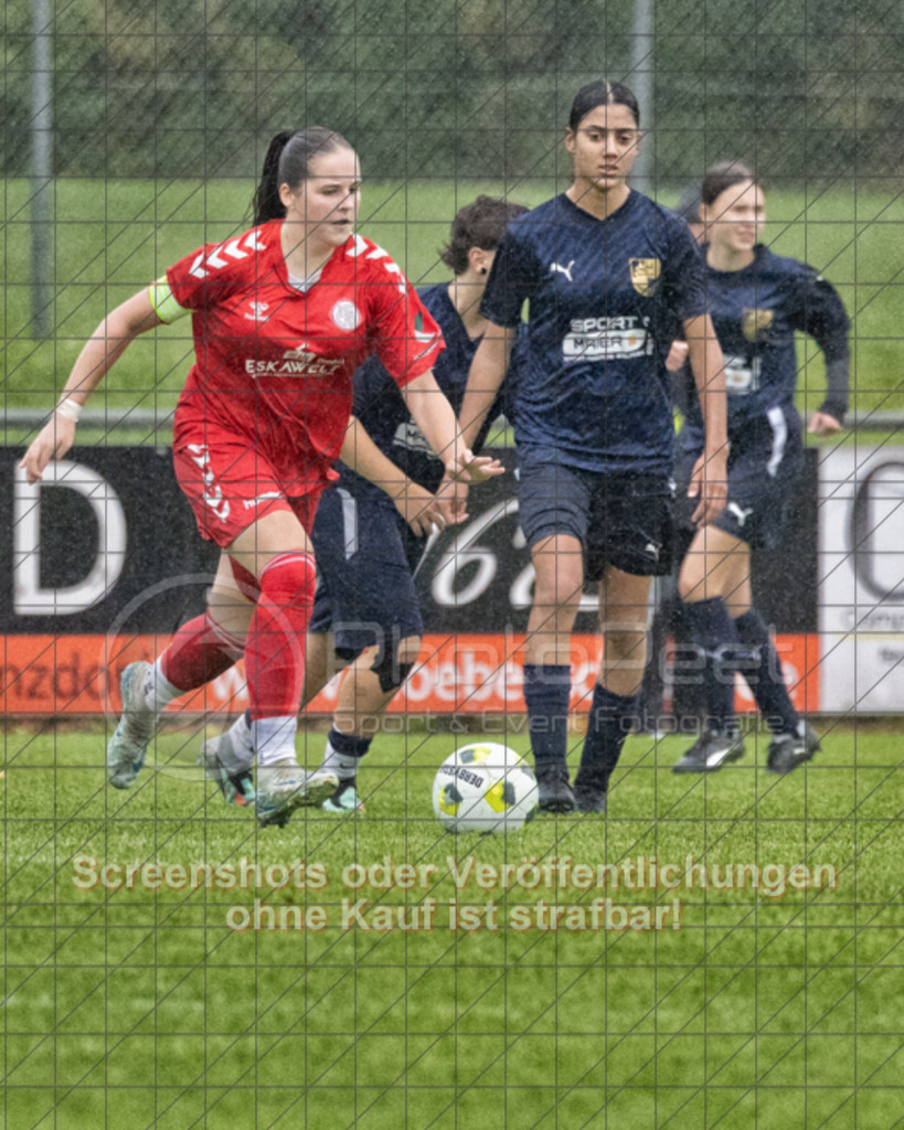 20251004_165806_0448-Bearbeitet-2 | #,1.FC Donzdorf (rot) vs. ASV Spartania Eislingen (blau), Fussball, B-Juniorinnen-Verbandsstaffel Nord, wfv, 03. Spieltag, Saison 2025/2026, Rasenplatz, Lautertal Stadion, Süßener Straße 16, 73072 Donzdorf, 04.10.2025 - 16:00 Uhr,Foto: PhotoPeet-Sportfotografie/Peter Harich