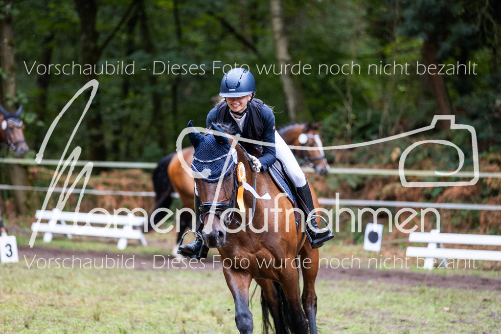 HB-Springreiter-075 | MomenTaufnahmen Pferdesportfotos