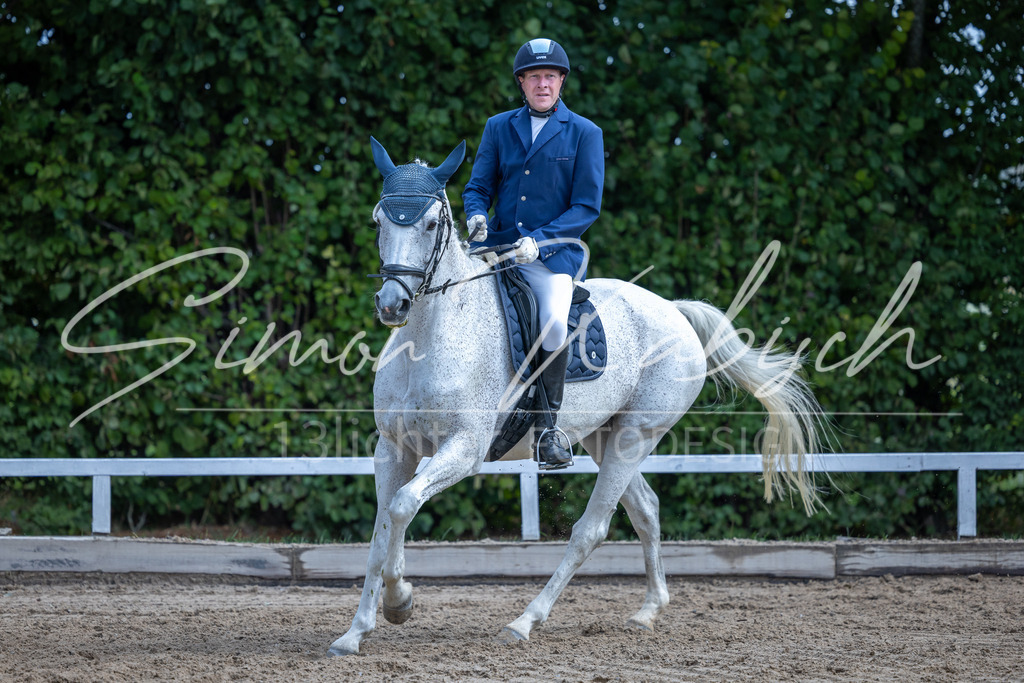 20260905-_3LI7875 | Tierfotografie Pferde, Hunde, Katzen, Haustiere.
Turnierfotografie Reitturniere, Reiten, Springreiten, Dressur in Hanau, dem Main-Kinzig-Kreis und dem Rhein-Main- Gebiet um Frankfurt