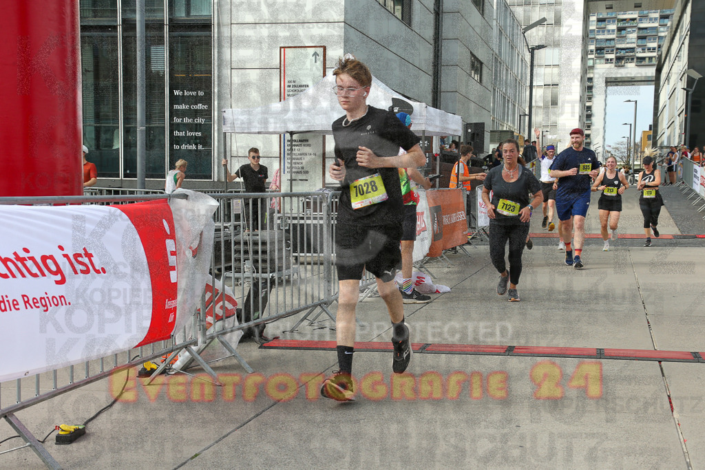250920_1533_EX1_9981 | Sportfotografie im Rhein-Sieg Kreis, Köln, Bonn, NRW, Rheinland Pfalz, Hessen, etc. Unser Tätigkeitsfeld umfasst den Laufsport vom Volkslauf über den Marathon, Duathlon, Triathon bis zum Ultralauf wie Kölnpfad Ultra oder Schindertrail.