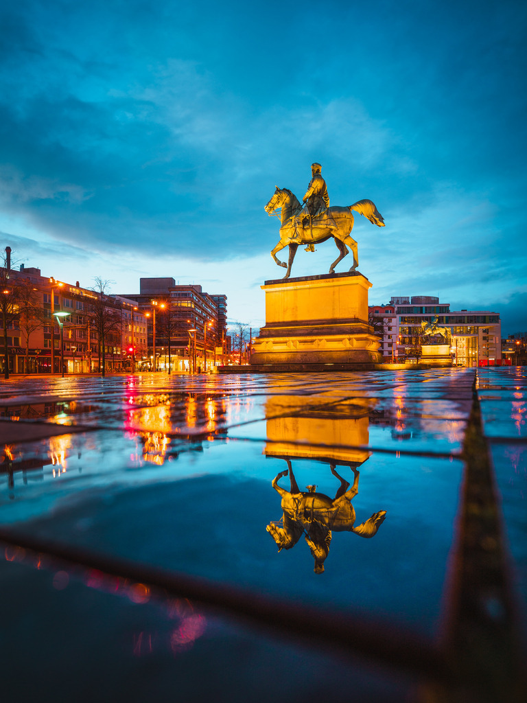 Residenzschloss | Entdecke exklusive Fotokunst aus Braunschweig: Bildband, Leinwände, Postkarten, Kalender, digitale Downloads & Bildlizenzen. Jetzt im offiziellen Beautiful Braunschweig Shop! - Realisiert mit Pictrs.com