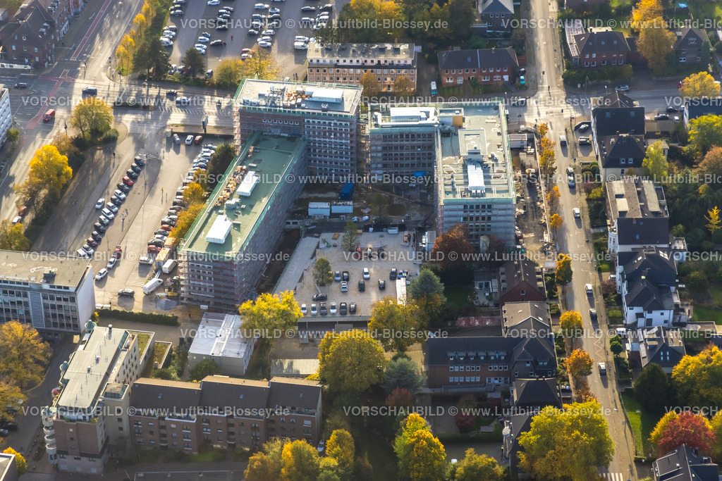 Bottrop221006097 | Luftbild, Neues Bauknecht-Quartier mit Baustelle am RAG Gebäude an der Hans-Böckler-Straße, Gleiwitzer Platz, Altstadt, Bottrop, Ruhrgebiet, Nordrhein-Westfalen, Deutschland