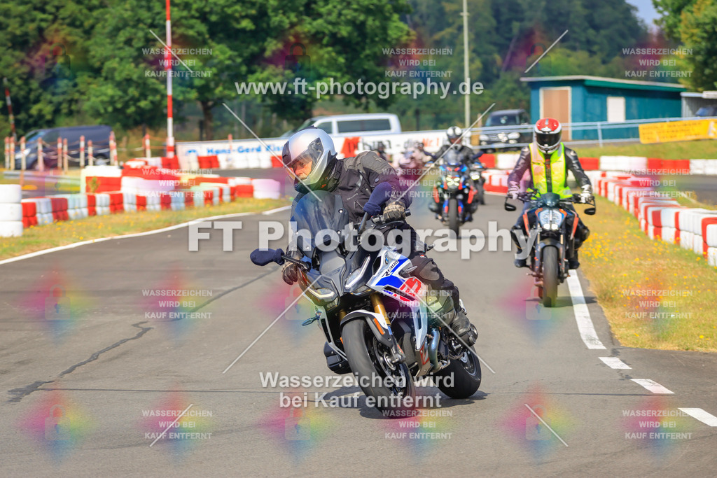 _DSK2279 | Hier findet Ihr Bilder von Touristenfahrten auf der Nürburgring Nordschleife oder von anderen Veranstaltungen die ich besucht habe. Viel Spass beim Durch Schauen 